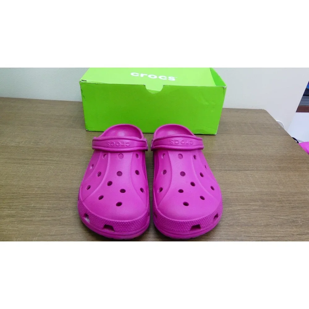 CROCS style fuchsia iconic